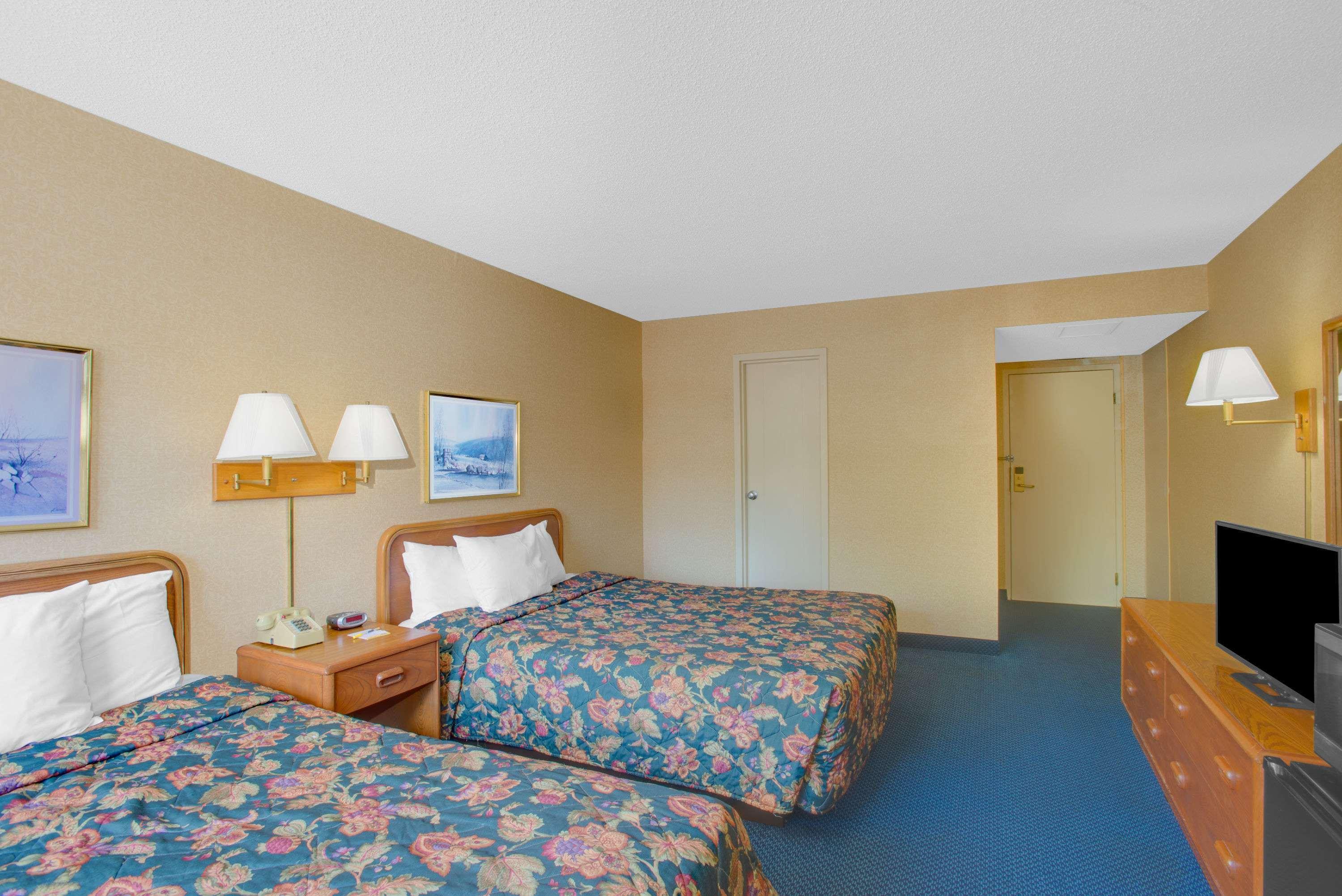 Days Inn By Wyndham Auburn/Finger Lakes Region מראה חיצוני תמונה