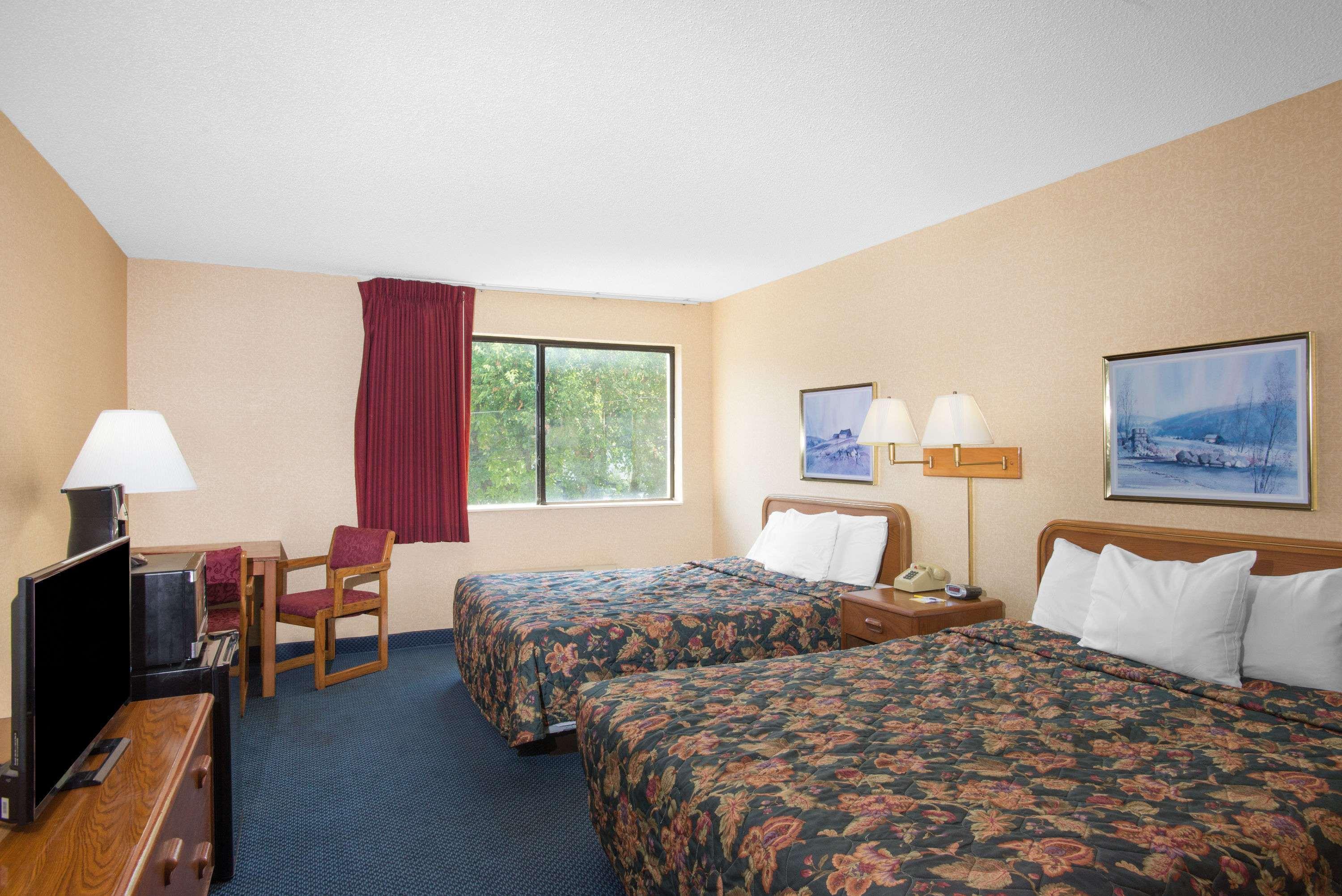 Days Inn By Wyndham Auburn/Finger Lakes Region מראה חיצוני תמונה
