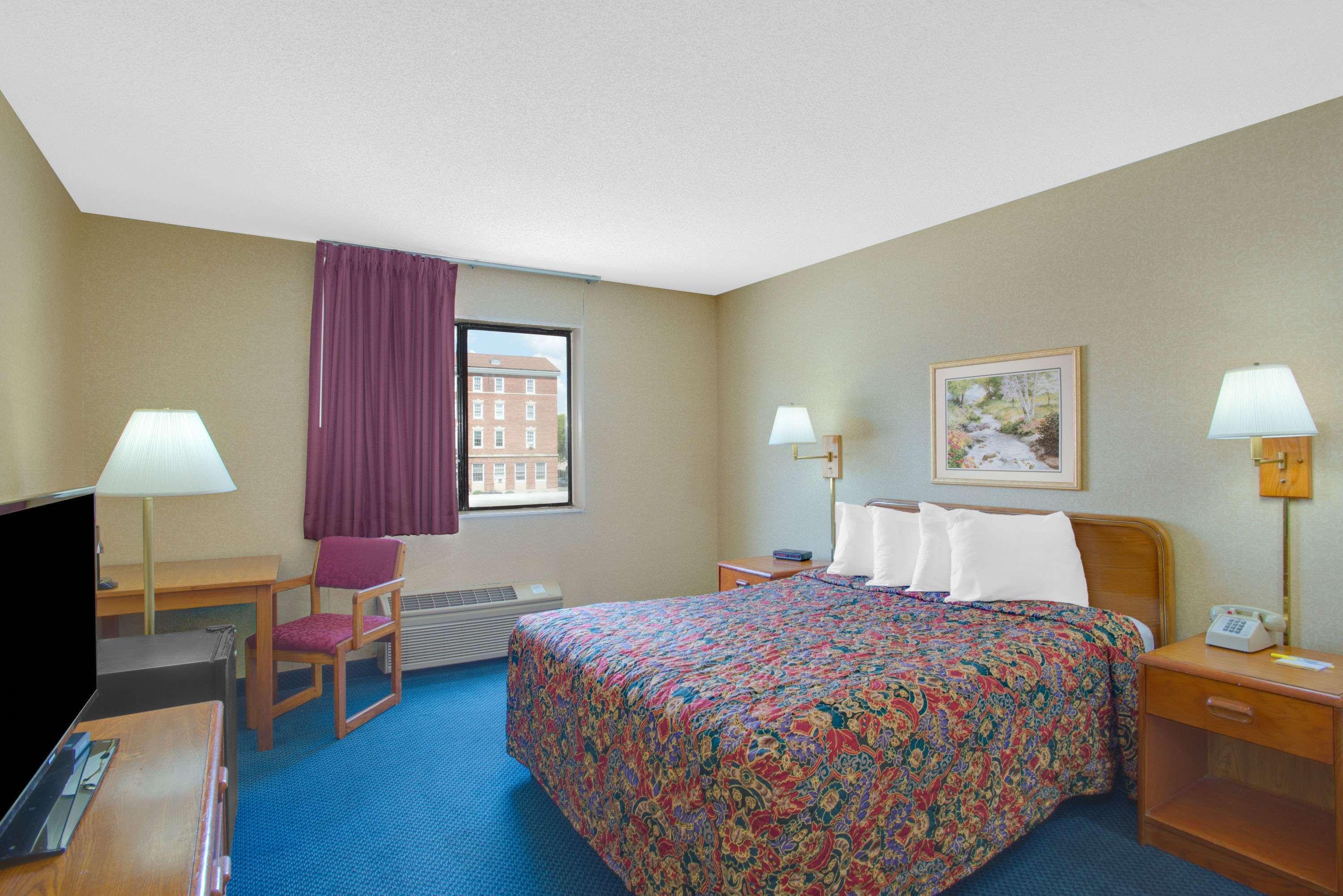 Days Inn By Wyndham Auburn/Finger Lakes Region מראה חיצוני תמונה