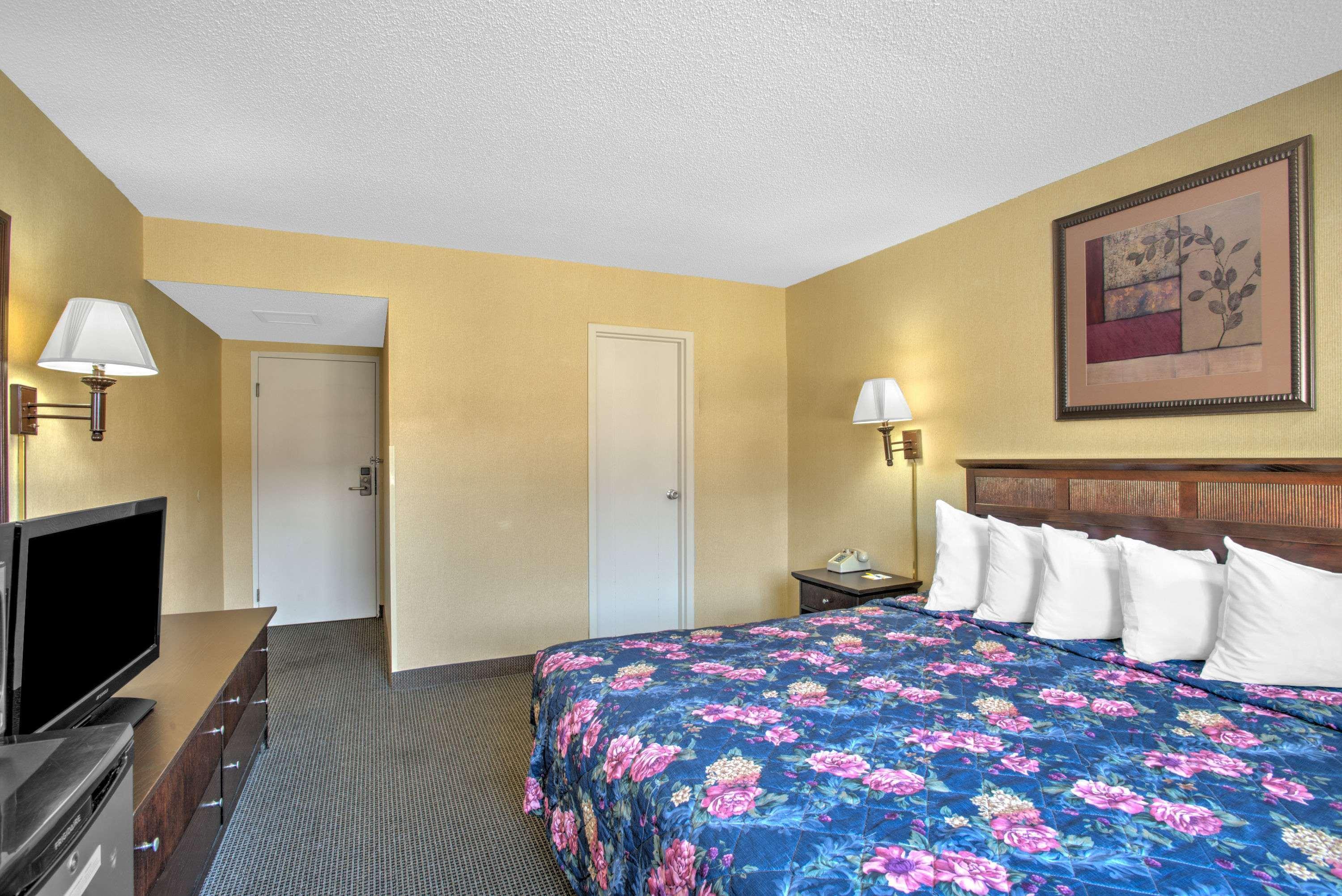 Days Inn By Wyndham Auburn/Finger Lakes Region מראה חיצוני תמונה
