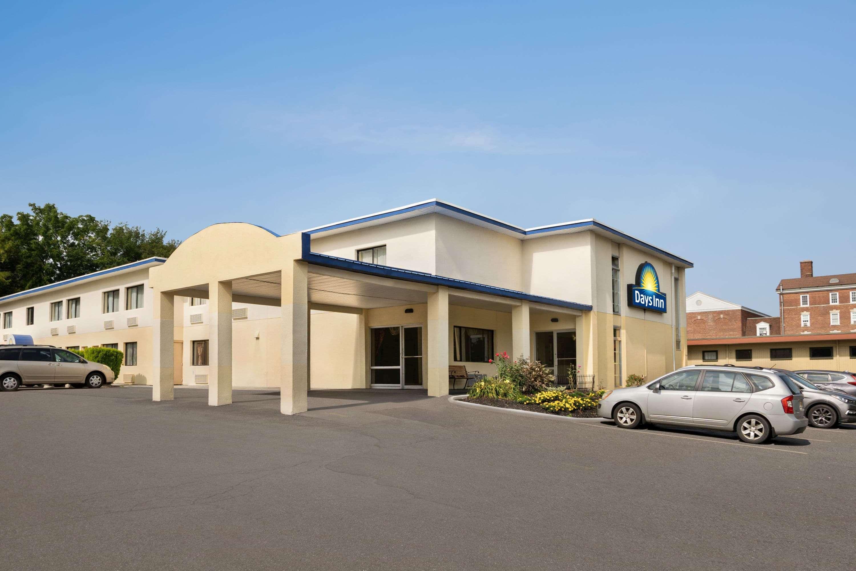 Days Inn By Wyndham Auburn/Finger Lakes Region מראה חיצוני תמונה