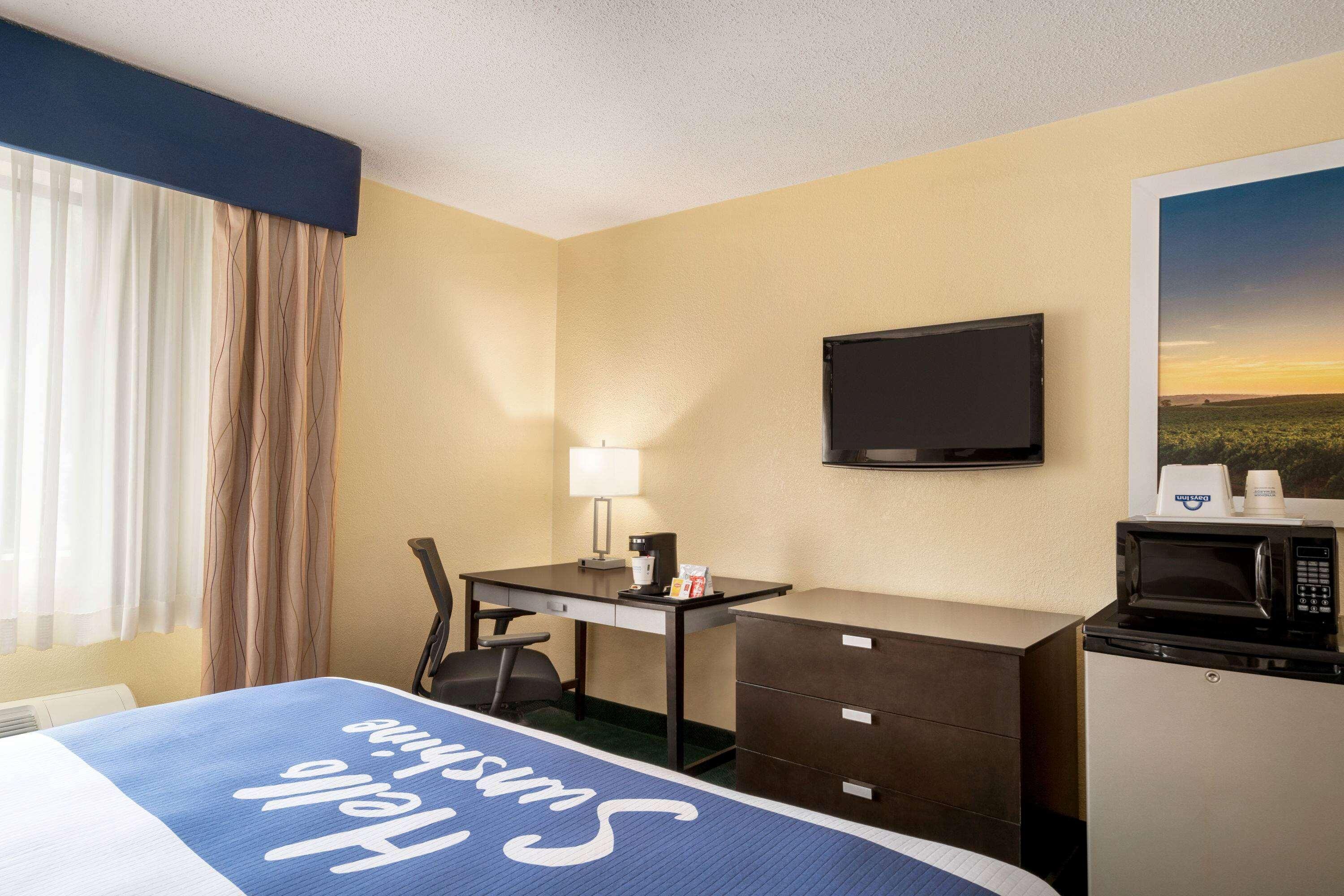 Days Inn By Wyndham Auburn/Finger Lakes Region מראה חיצוני תמונה