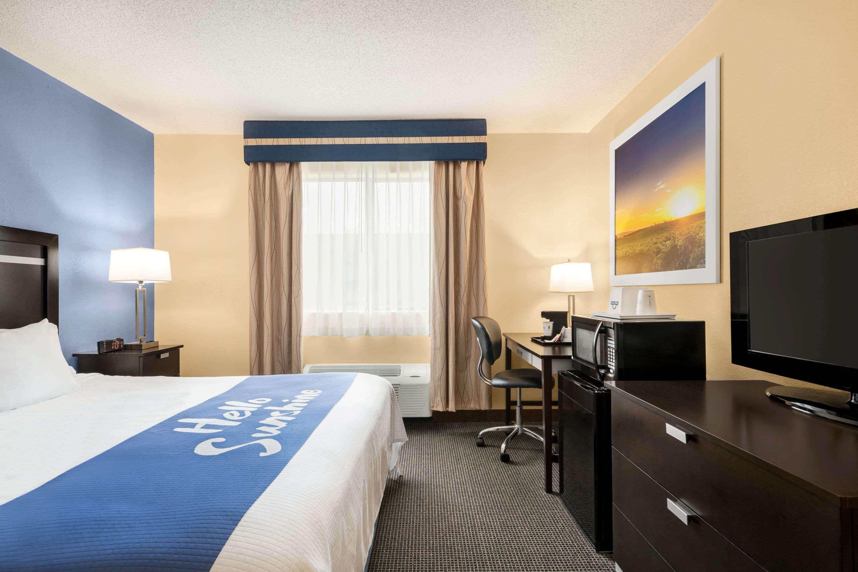 Days Inn By Wyndham Auburn/Finger Lakes Region מראה חיצוני תמונה